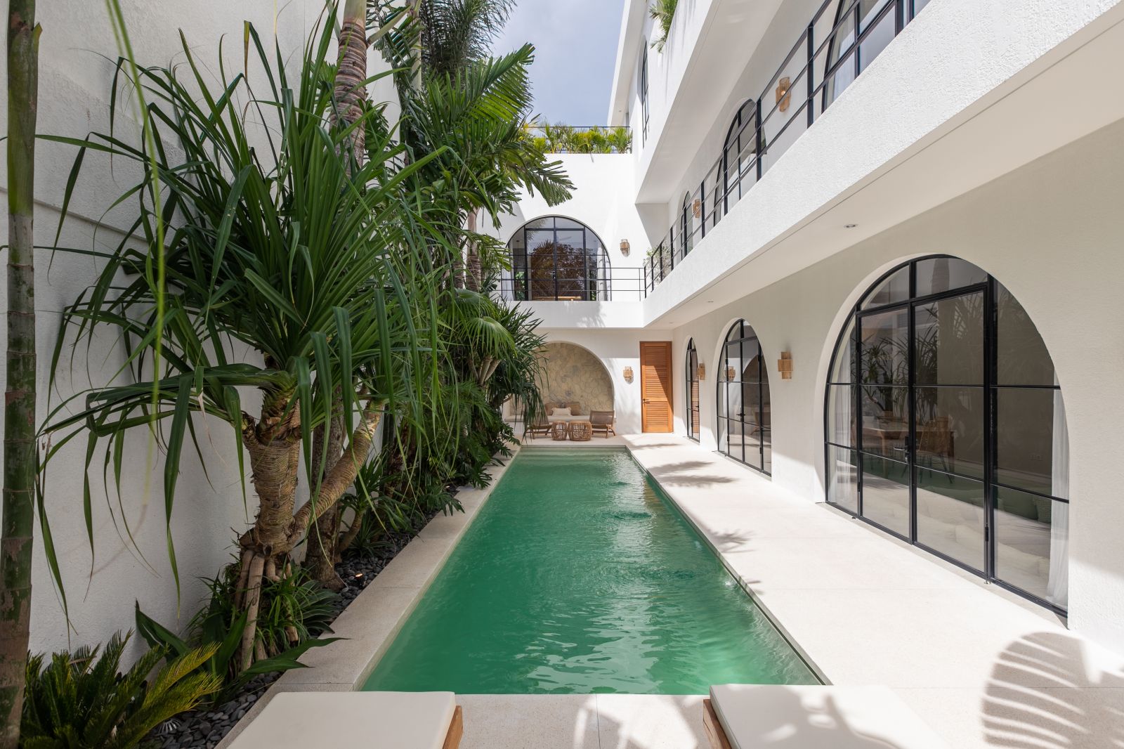 MODERN MEDITERRANEAN VILLA